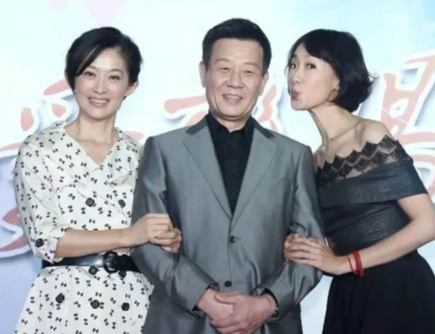 71歲寇世勳讓兩個女人共處27年,外界羨慕齊人之福,晚年一句話道盡代價