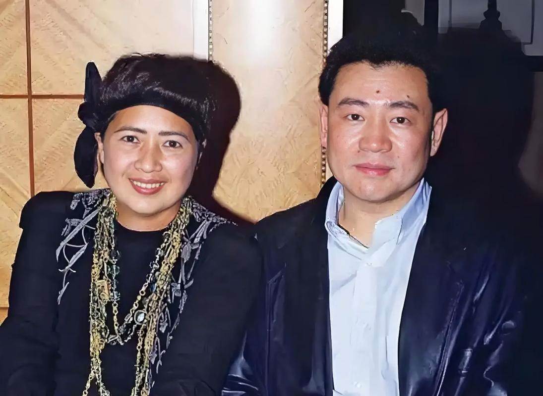 劉鑾雄75歲坐輪椅現身,28位女星往事被翻出,3億換腎後那句話讓人沉默 內文圖