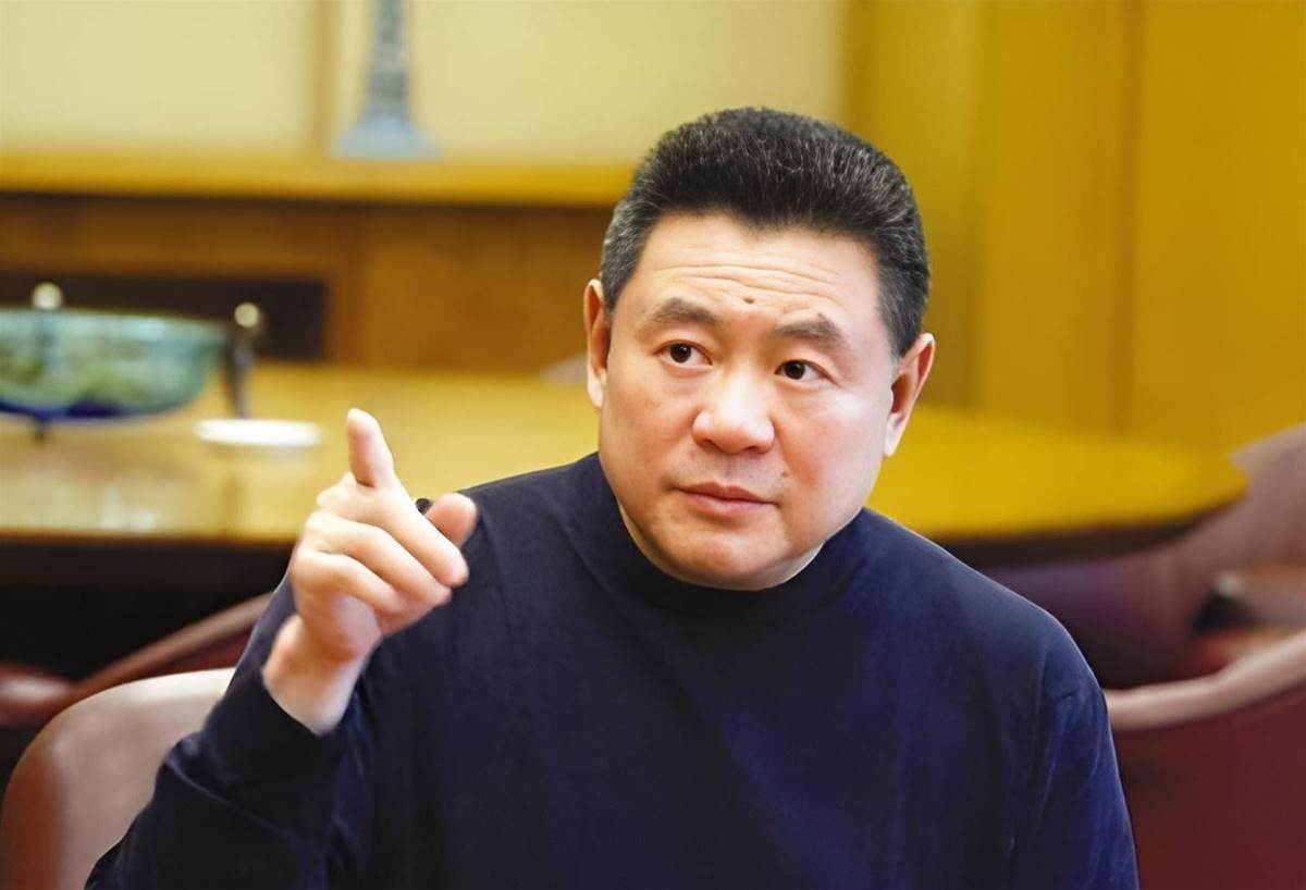 劉鑾雄75歲坐輪椅現身,28位女星往事被翻出,3億換腎後那句話讓人沉默 內文圖